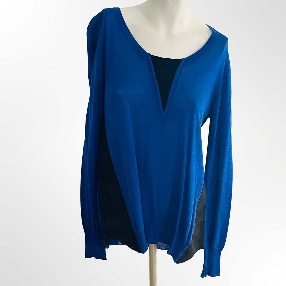WHETHERLY Blue And Black Colorblock Long Sleeve V-Neck Sweater - Picture 2 of 8